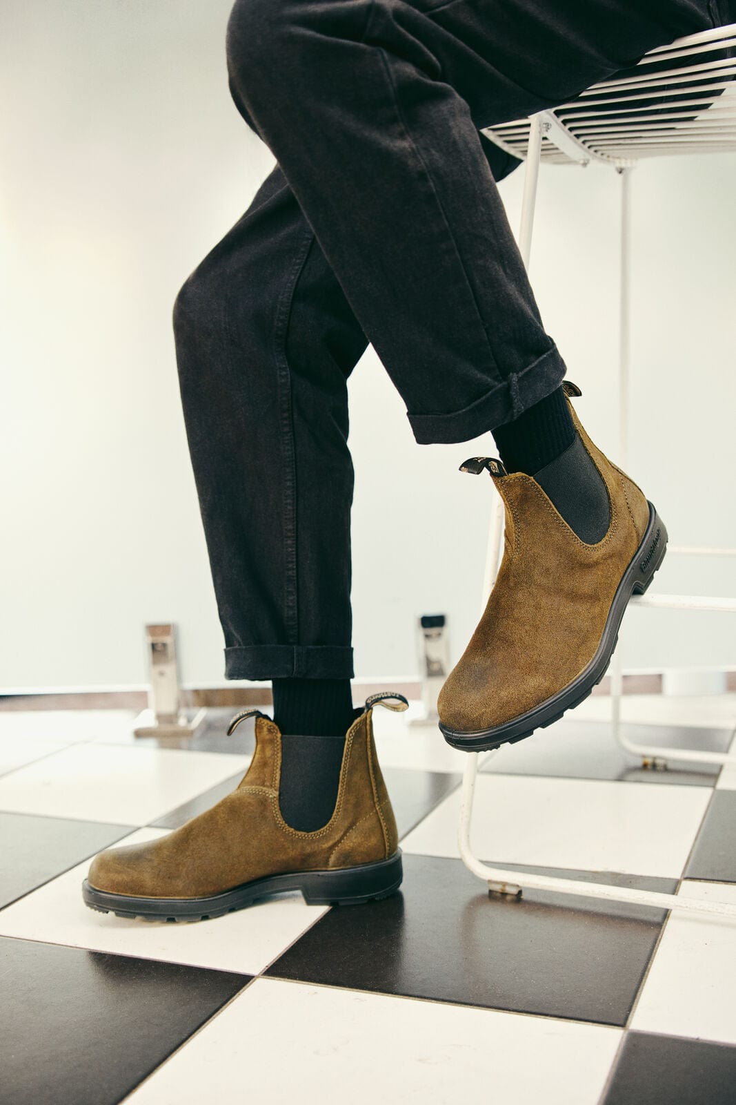 Blundstone BOOTS Blundstone #1911 Original Chelsea Boots - Tobacco Suede